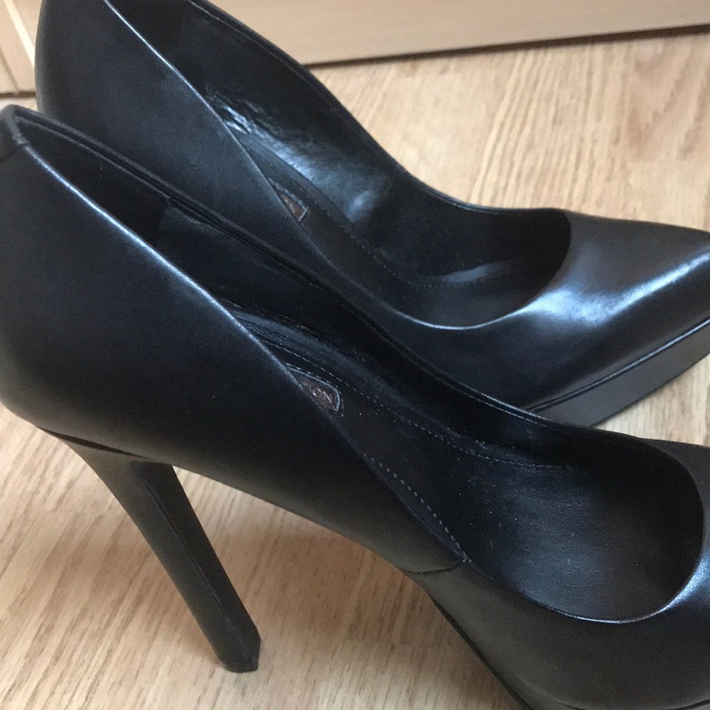 New! Bcbgeneration black platform stilettos - Picture 8 of 8